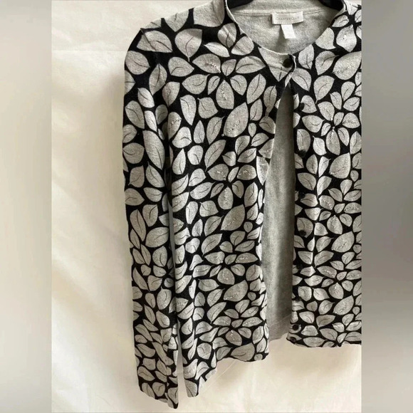 Charter club women’s size medium long sleeve black and gray Leaf design weater - Picture 3 of 5